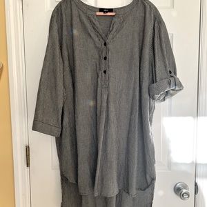 Ellos Tunic  26/28/2X gray & white stripe